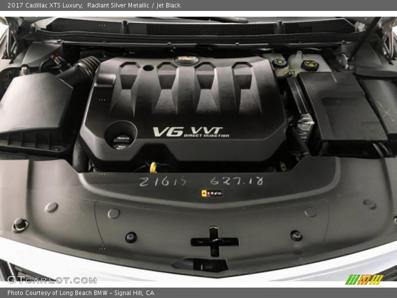 Radiant Silver Metallic / Jet Black 2017 Cadillac XTS Luxury