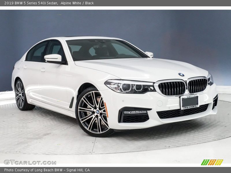 Alpine White / Black 2019 BMW 5 Series 540i Sedan