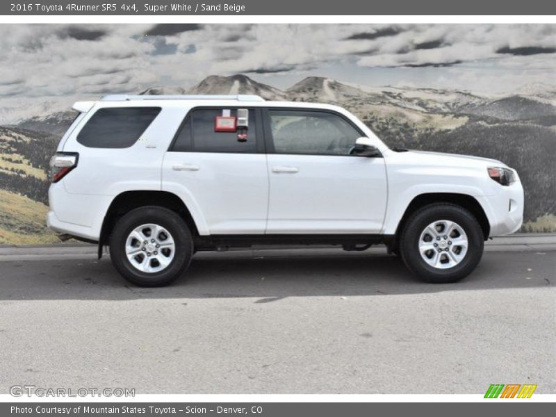 Super White / Sand Beige 2016 Toyota 4Runner SR5 4x4
