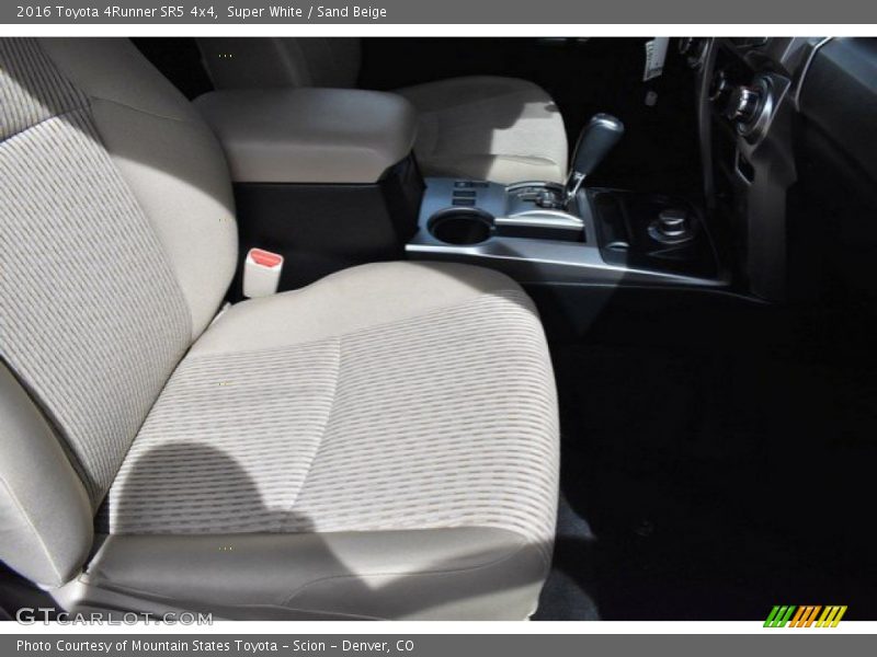 Super White / Sand Beige 2016 Toyota 4Runner SR5 4x4