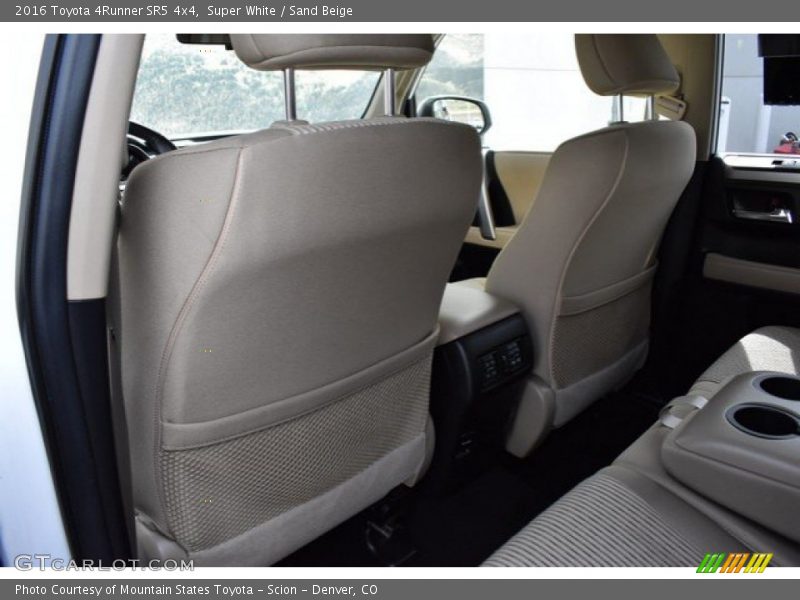 Super White / Sand Beige 2016 Toyota 4Runner SR5 4x4