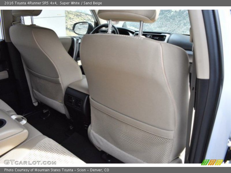 Super White / Sand Beige 2016 Toyota 4Runner SR5 4x4
