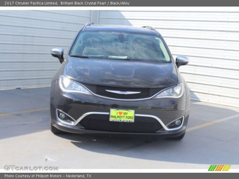 Brilliant Black Crystal Pearl / Black/Alloy 2017 Chrysler Pacifica Limited