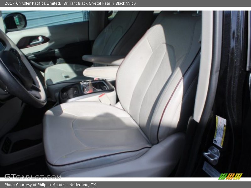Brilliant Black Crystal Pearl / Black/Alloy 2017 Chrysler Pacifica Limited