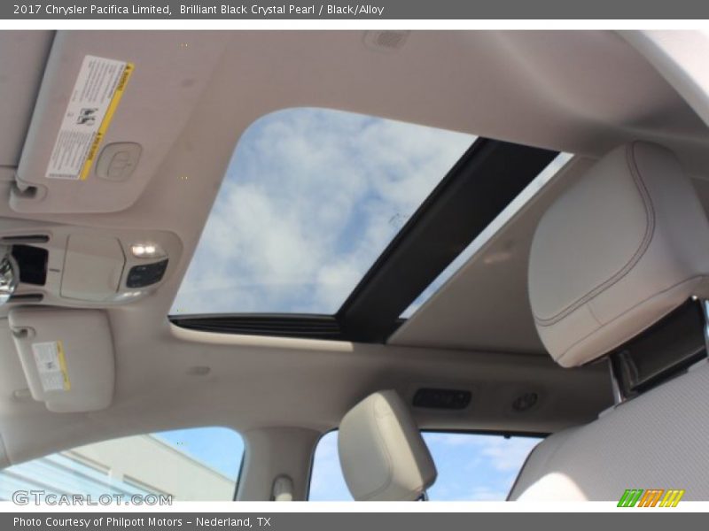 Brilliant Black Crystal Pearl / Black/Alloy 2017 Chrysler Pacifica Limited