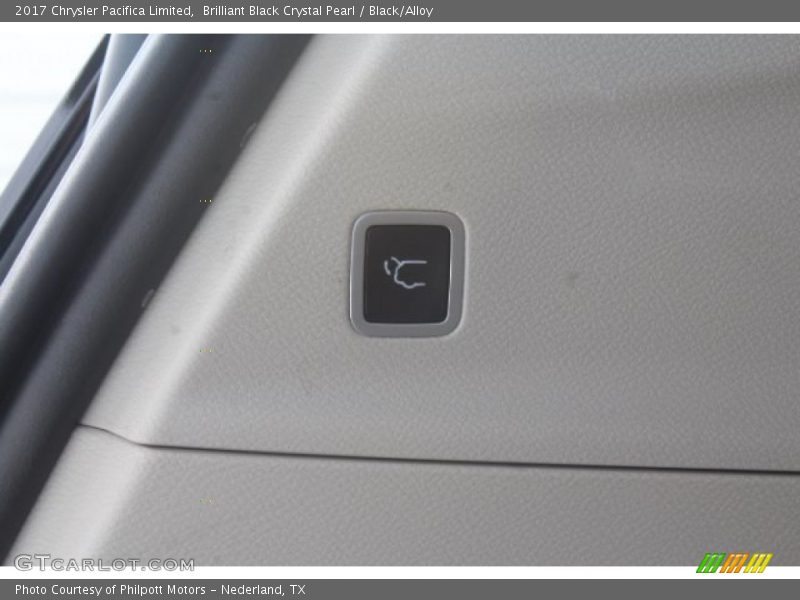 Brilliant Black Crystal Pearl / Black/Alloy 2017 Chrysler Pacifica Limited