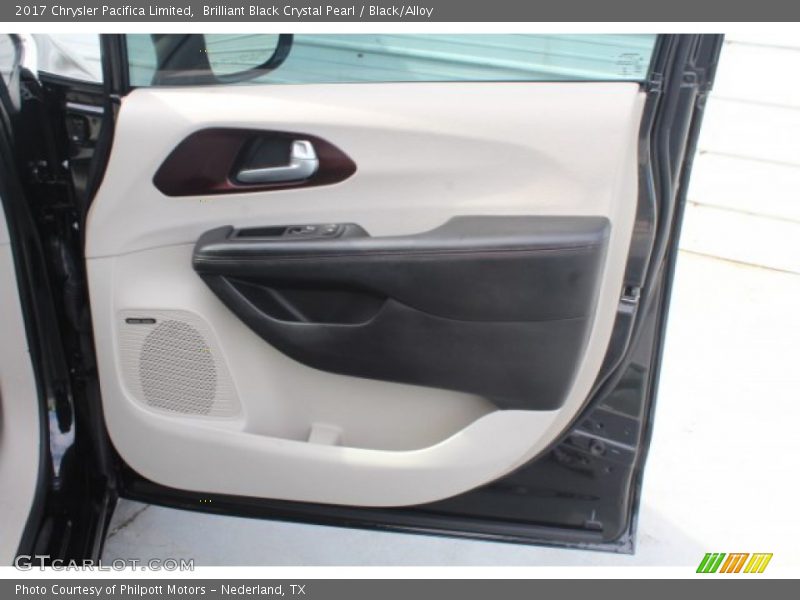 Brilliant Black Crystal Pearl / Black/Alloy 2017 Chrysler Pacifica Limited