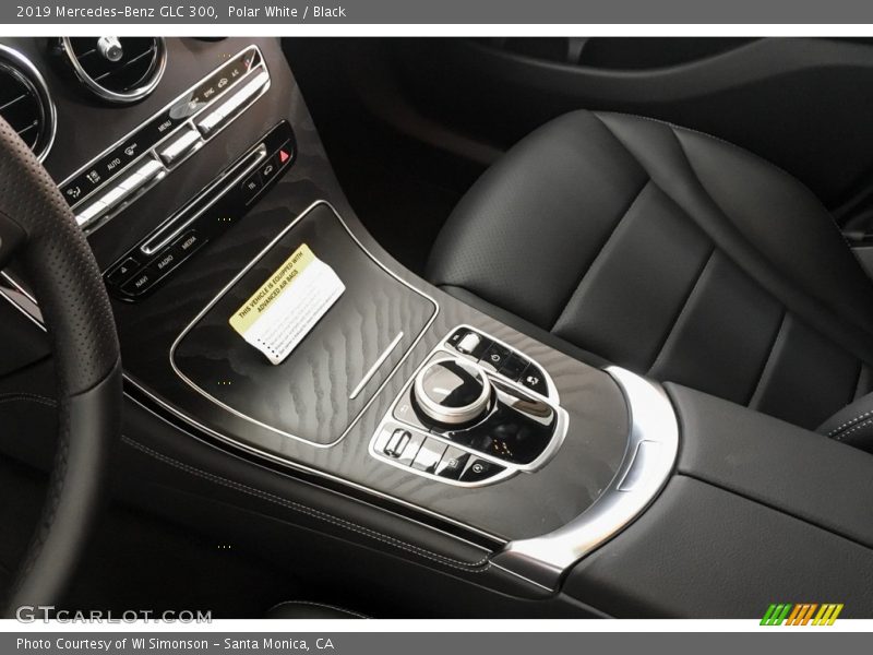 Polar White / Black 2019 Mercedes-Benz GLC 300