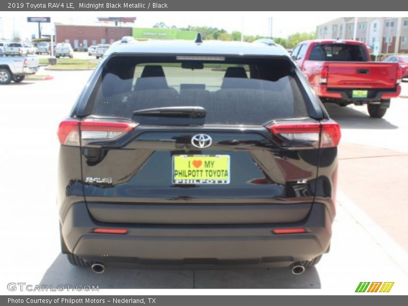 Midnight Black Metallic / Black 2019 Toyota RAV4 LE