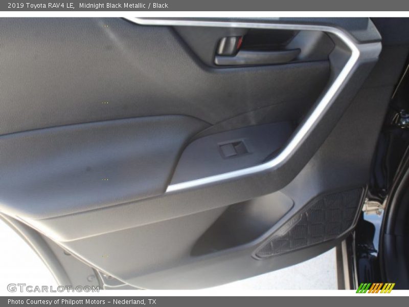 Midnight Black Metallic / Black 2019 Toyota RAV4 LE