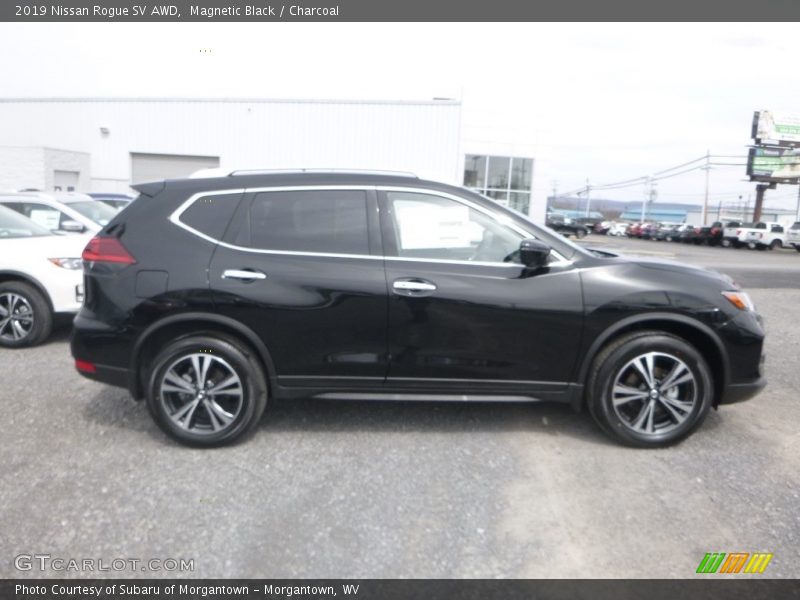 Magnetic Black / Charcoal 2019 Nissan Rogue SV AWD
