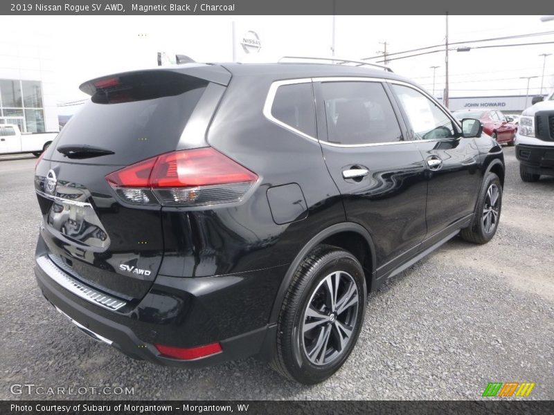 Magnetic Black / Charcoal 2019 Nissan Rogue SV AWD