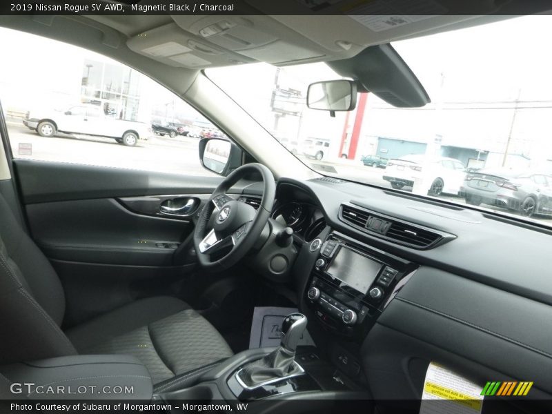 Magnetic Black / Charcoal 2019 Nissan Rogue SV AWD