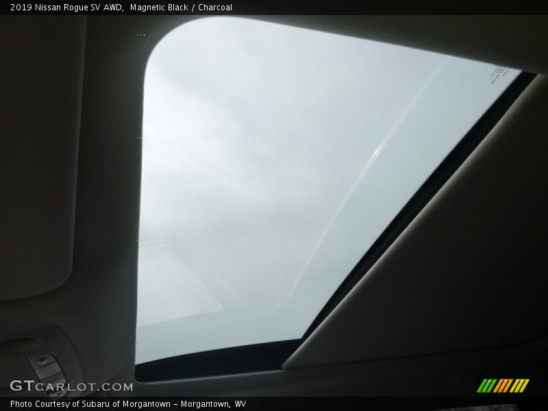 Magnetic Black / Charcoal 2019 Nissan Rogue SV AWD
