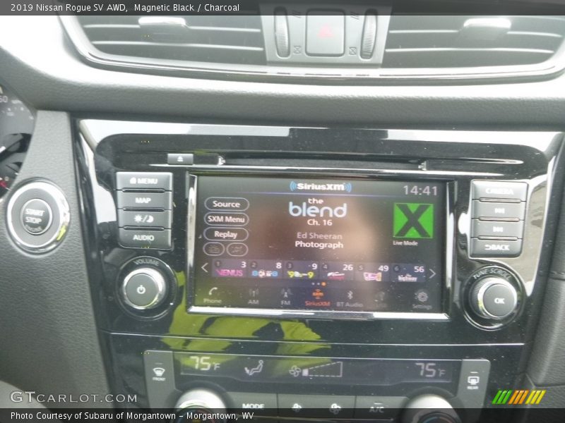 Magnetic Black / Charcoal 2019 Nissan Rogue SV AWD