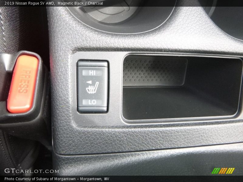 Magnetic Black / Charcoal 2019 Nissan Rogue SV AWD