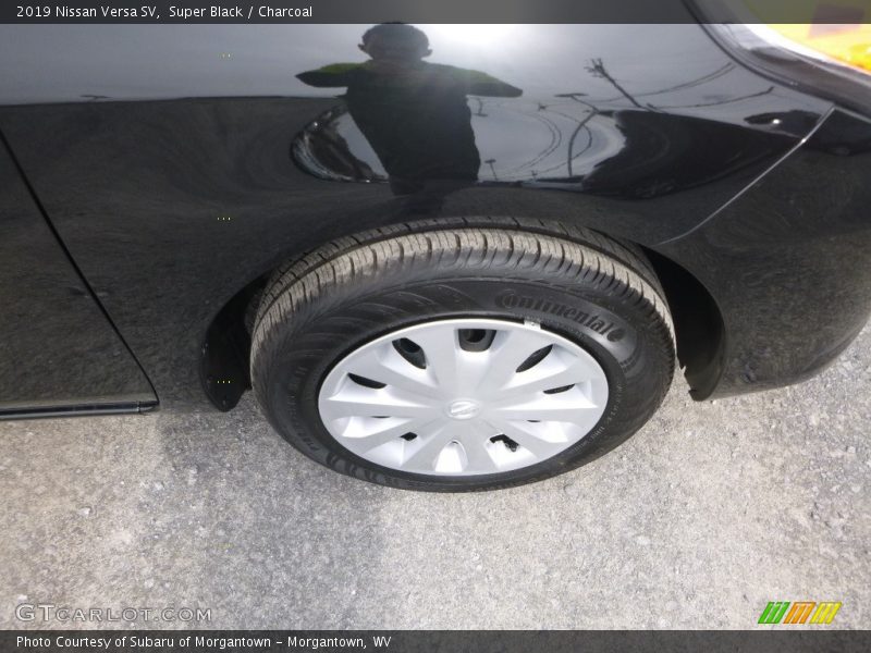 Super Black / Charcoal 2019 Nissan Versa SV