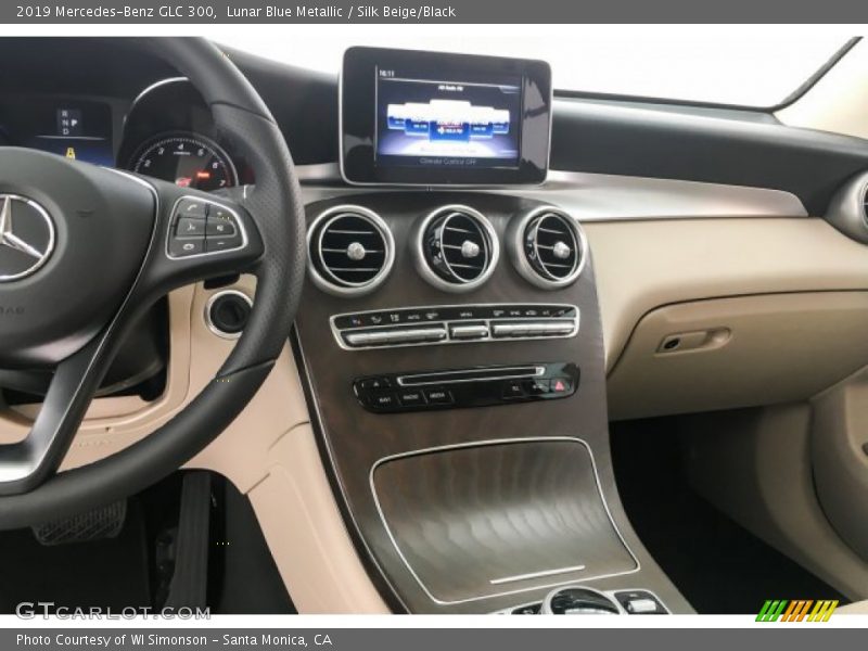 Lunar Blue Metallic / Silk Beige/Black 2019 Mercedes-Benz GLC 300