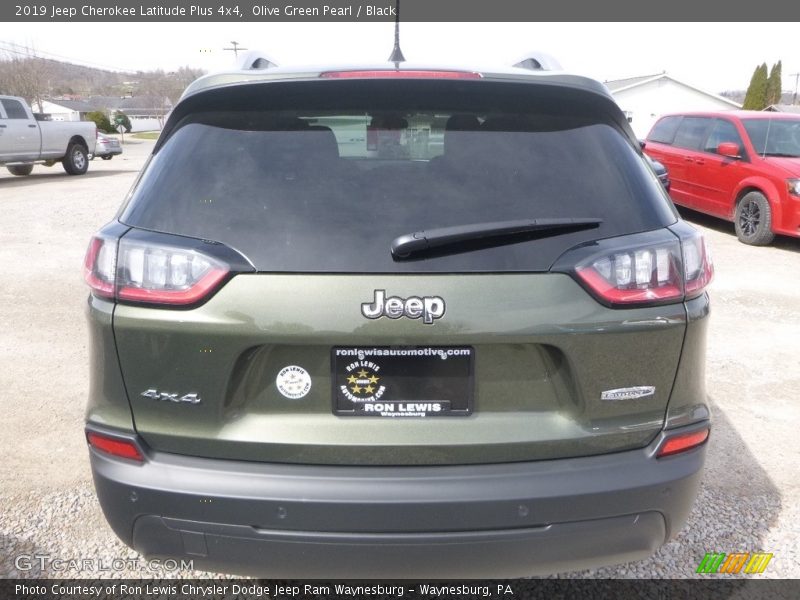 Olive Green Pearl / Black 2019 Jeep Cherokee Latitude Plus 4x4