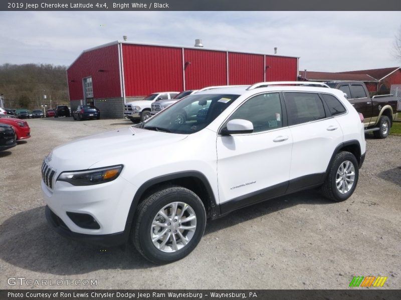 Bright White / Black 2019 Jeep Cherokee Latitude 4x4