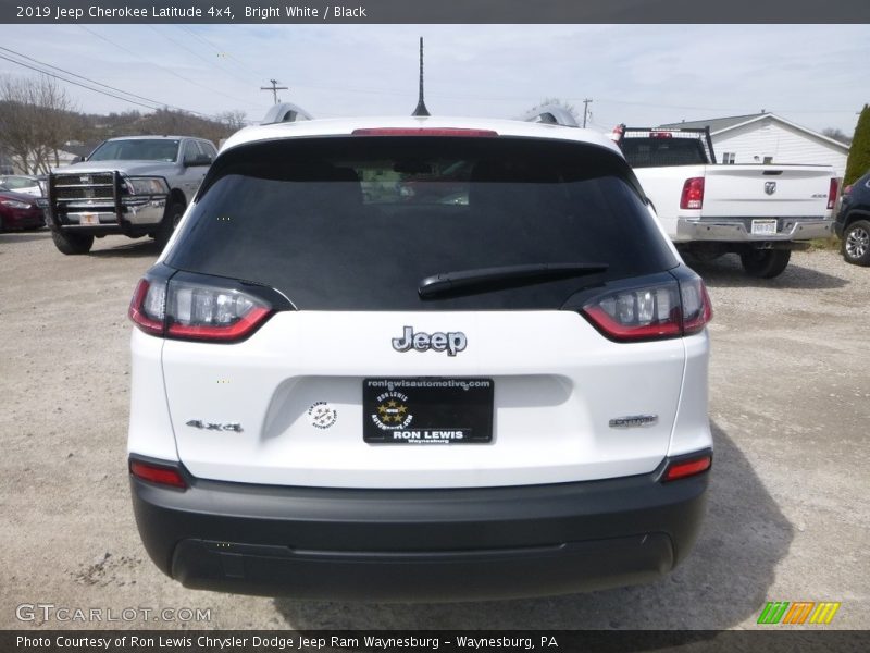 Bright White / Black 2019 Jeep Cherokee Latitude 4x4