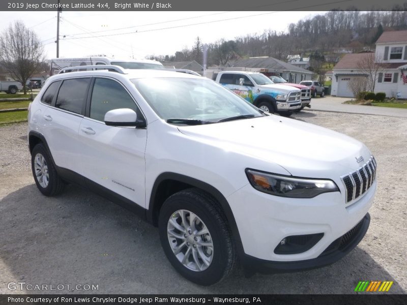 Bright White / Black 2019 Jeep Cherokee Latitude 4x4
