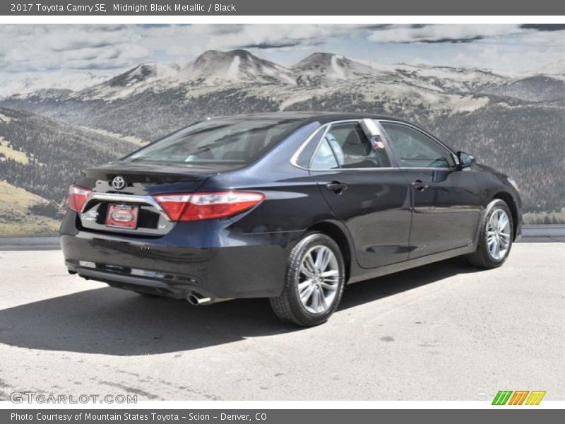 Midnight Black Metallic / Black 2017 Toyota Camry SE