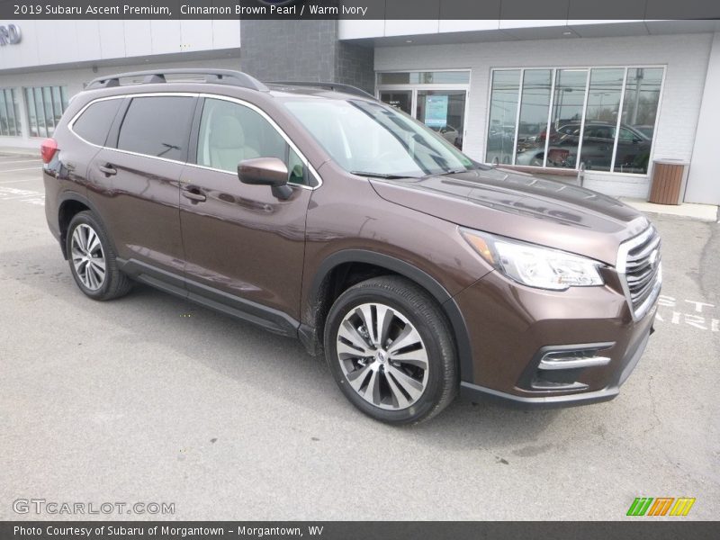 Front 3/4 View of 2019 Ascent Premium