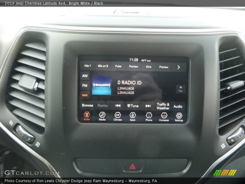 Bright White / Black 2019 Jeep Cherokee Latitude 4x4