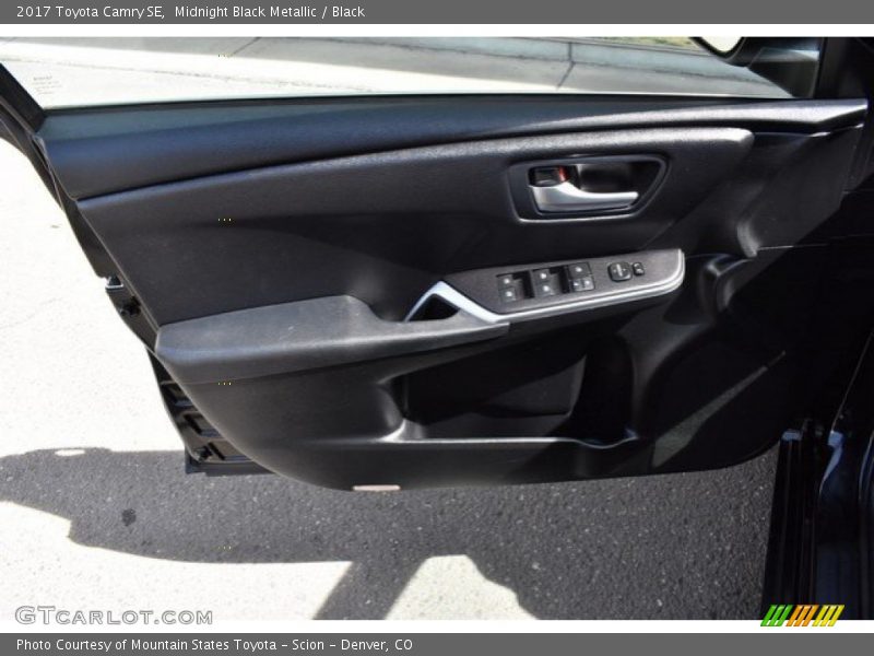 Midnight Black Metallic / Black 2017 Toyota Camry SE