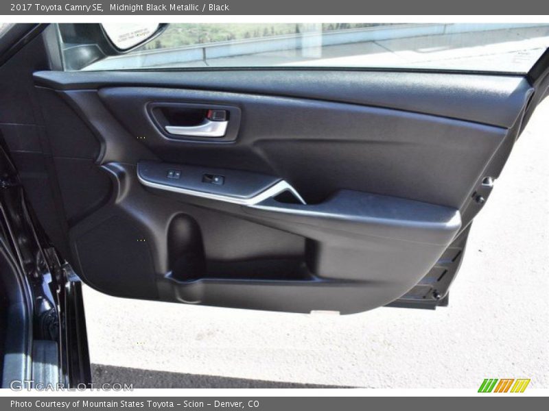 Midnight Black Metallic / Black 2017 Toyota Camry SE