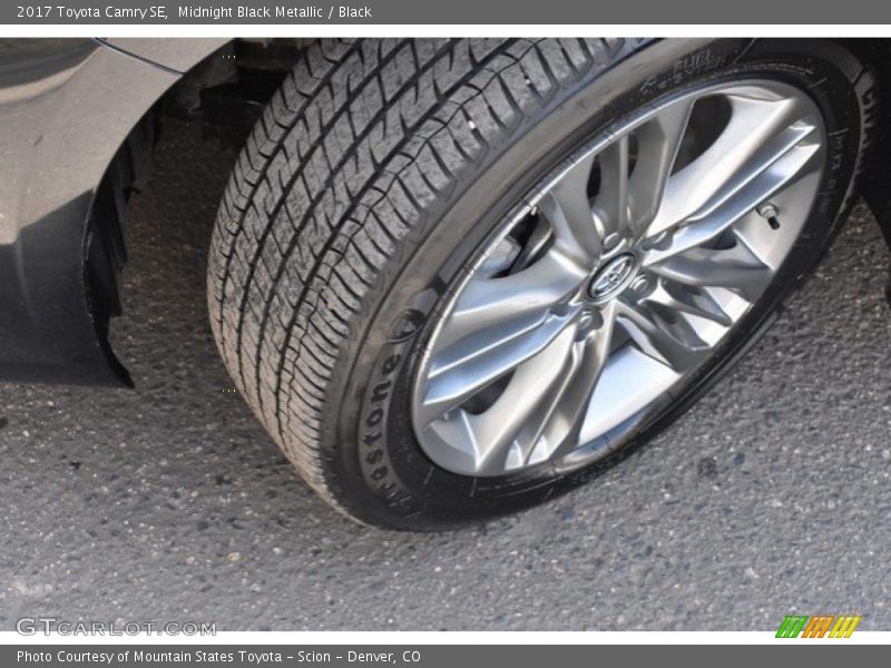 Midnight Black Metallic / Black 2017 Toyota Camry SE