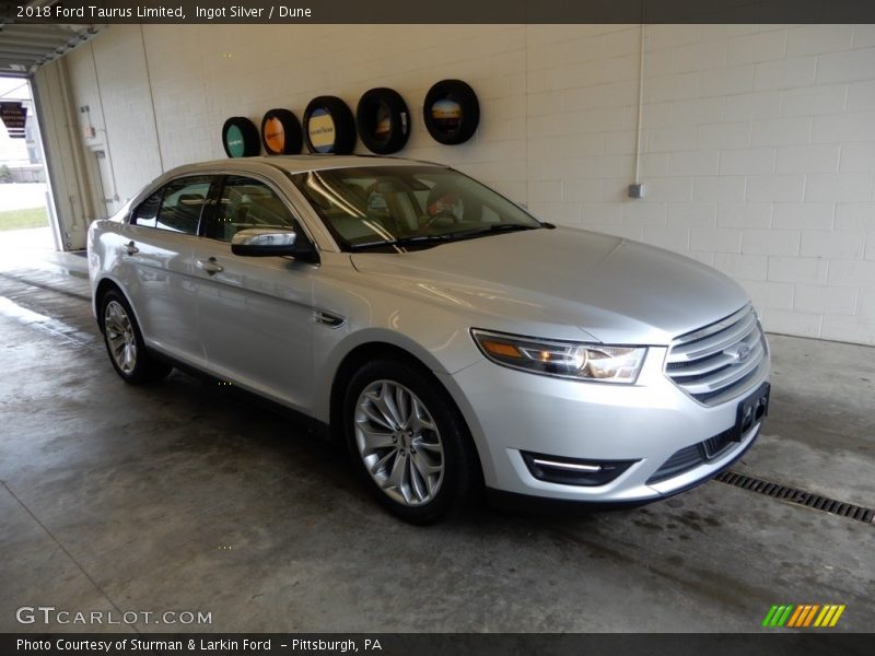 Front 3/4 View of 2018 Taurus Limited