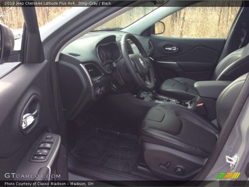 Sting-Gray / Black 2019 Jeep Cherokee Latitude Plus 4x4