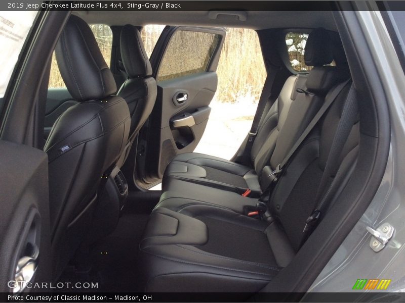 Sting-Gray / Black 2019 Jeep Cherokee Latitude Plus 4x4