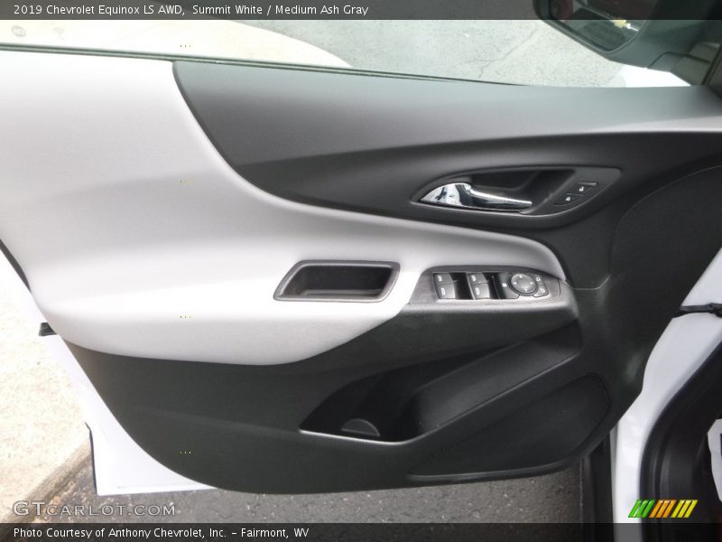 Summit White / Medium Ash Gray 2019 Chevrolet Equinox LS AWD