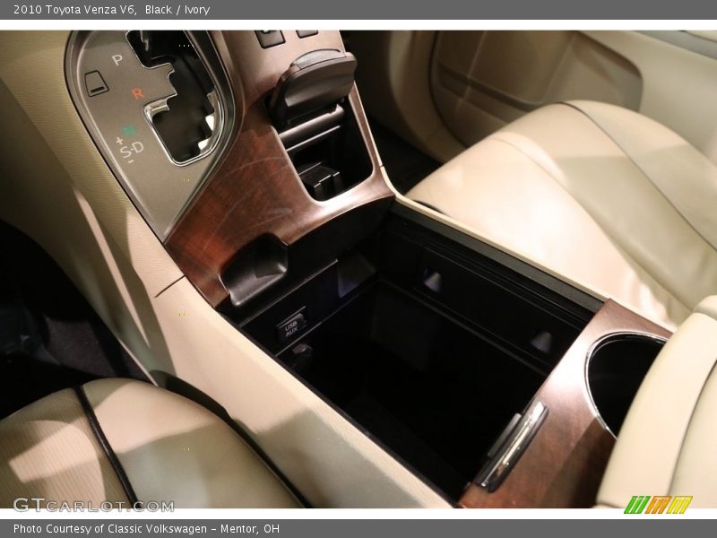 Black / Ivory 2010 Toyota Venza V6