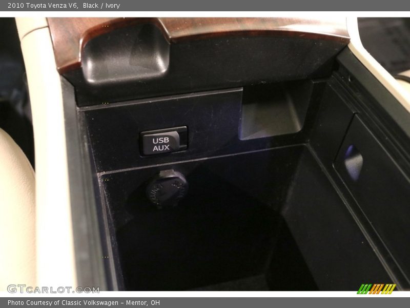 Black / Ivory 2010 Toyota Venza V6