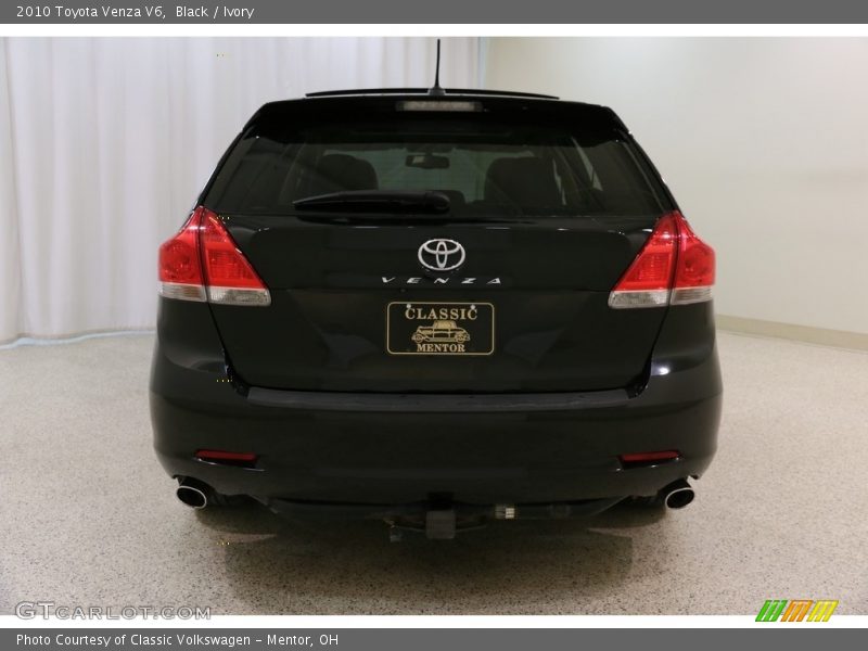 Black / Ivory 2010 Toyota Venza V6