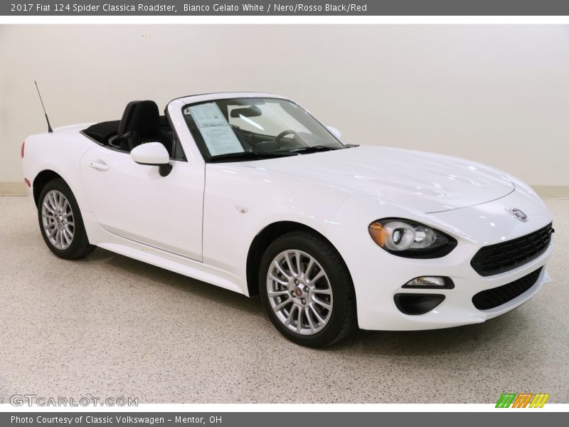 Bianco Gelato White / Nero/Rosso Black/Red 2017 Fiat 124 Spider Classica Roadster