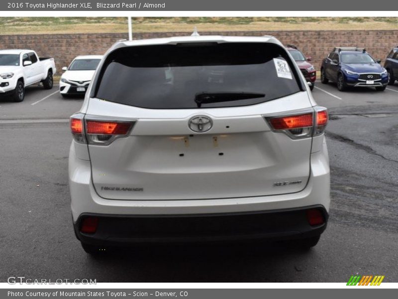 Blizzard Pearl / Almond 2016 Toyota Highlander XLE