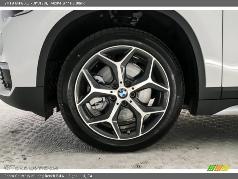 Alpine White / Black 2019 BMW X1 xDrive28i