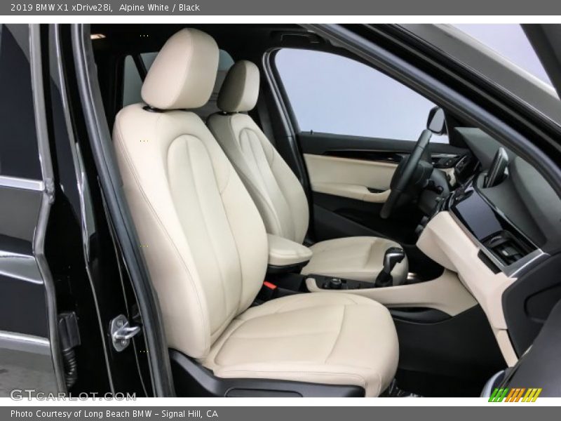 Alpine White / Black 2019 BMW X1 xDrive28i