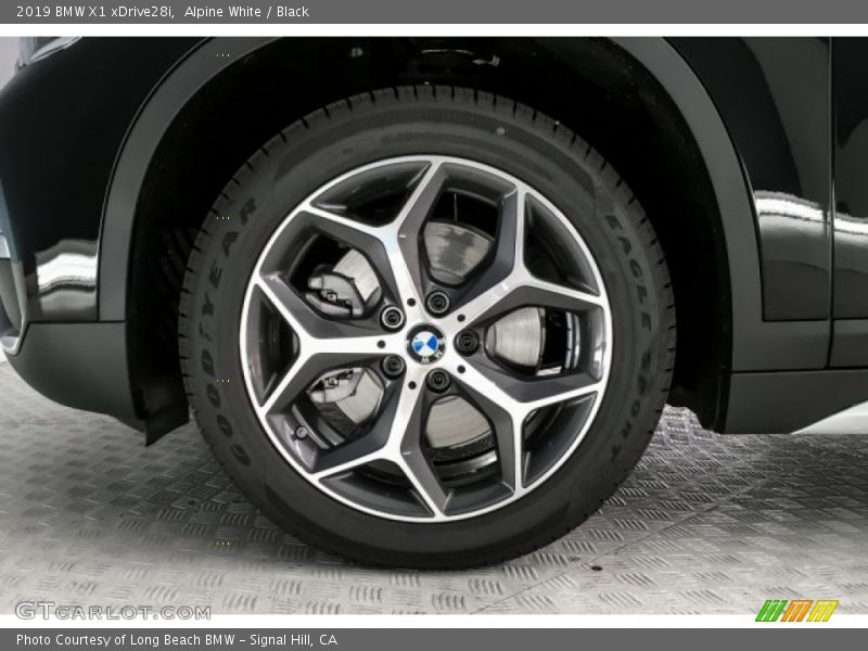 Alpine White / Black 2019 BMW X1 xDrive28i