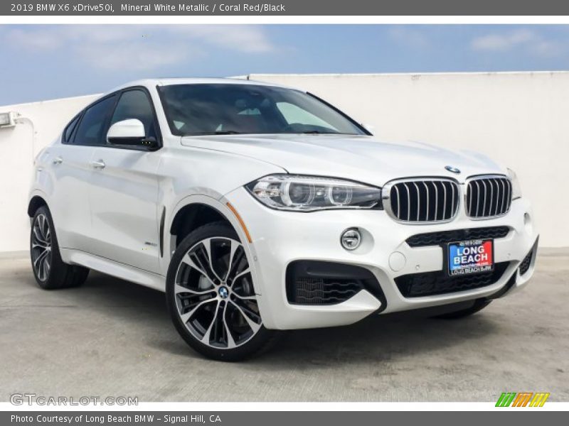 Front 3/4 View of 2019 X6 xDrive50i