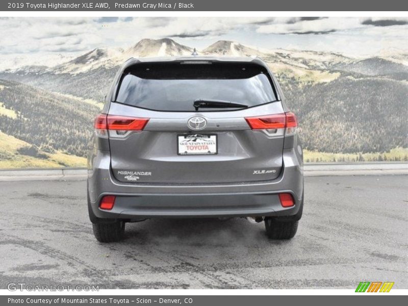 Predawn Gray Mica / Black 2019 Toyota Highlander XLE AWD