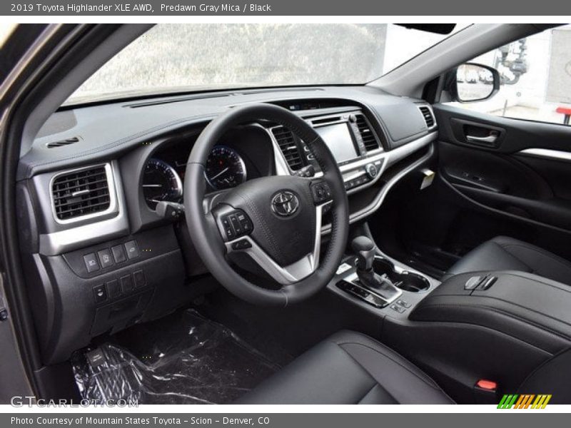 Predawn Gray Mica / Black 2019 Toyota Highlander XLE AWD