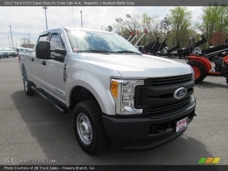 Magnetic / Medium Earth Gray 2017 Ford F250 Super Duty XL Crew Cab 4x4