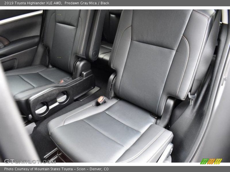 Predawn Gray Mica / Black 2019 Toyota Highlander XLE AWD