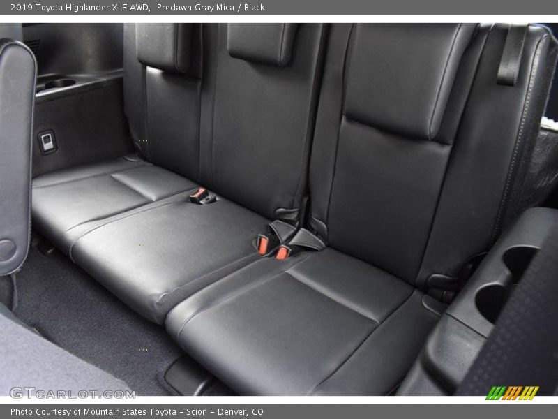 Predawn Gray Mica / Black 2019 Toyota Highlander XLE AWD